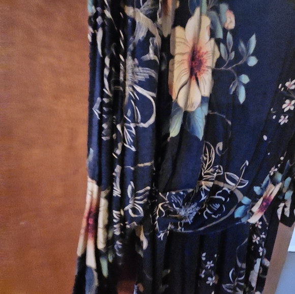 Spense 2x Jersey Style Black Floral Dress - Picture 3 of 8